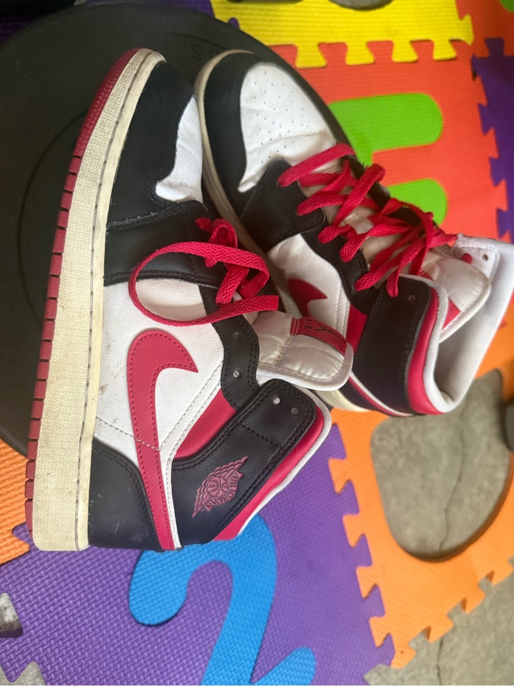 Nike Kids High-Top Sneakers in White, Black & Red